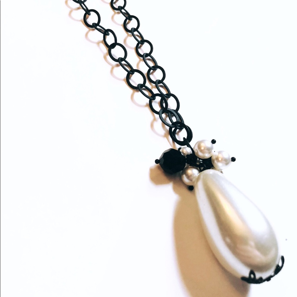 Teardrop Pearl Necklace